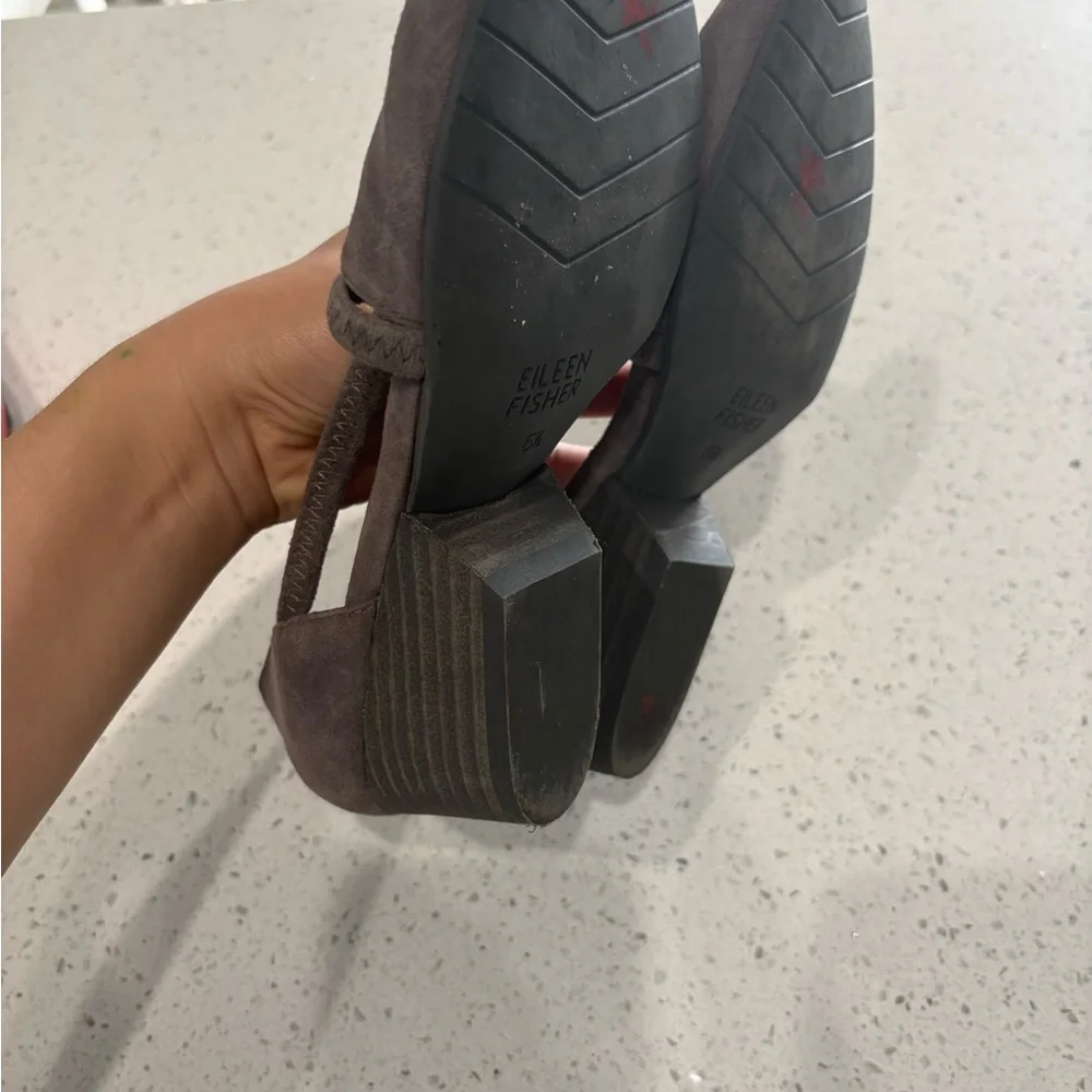 Eileen Fisher 6.5 Taupe Pointed-Toe Cross-Strap Low Heel Pumps - Picture 6 of 6